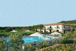 Ultimat Provence Weingut Hotel Pool